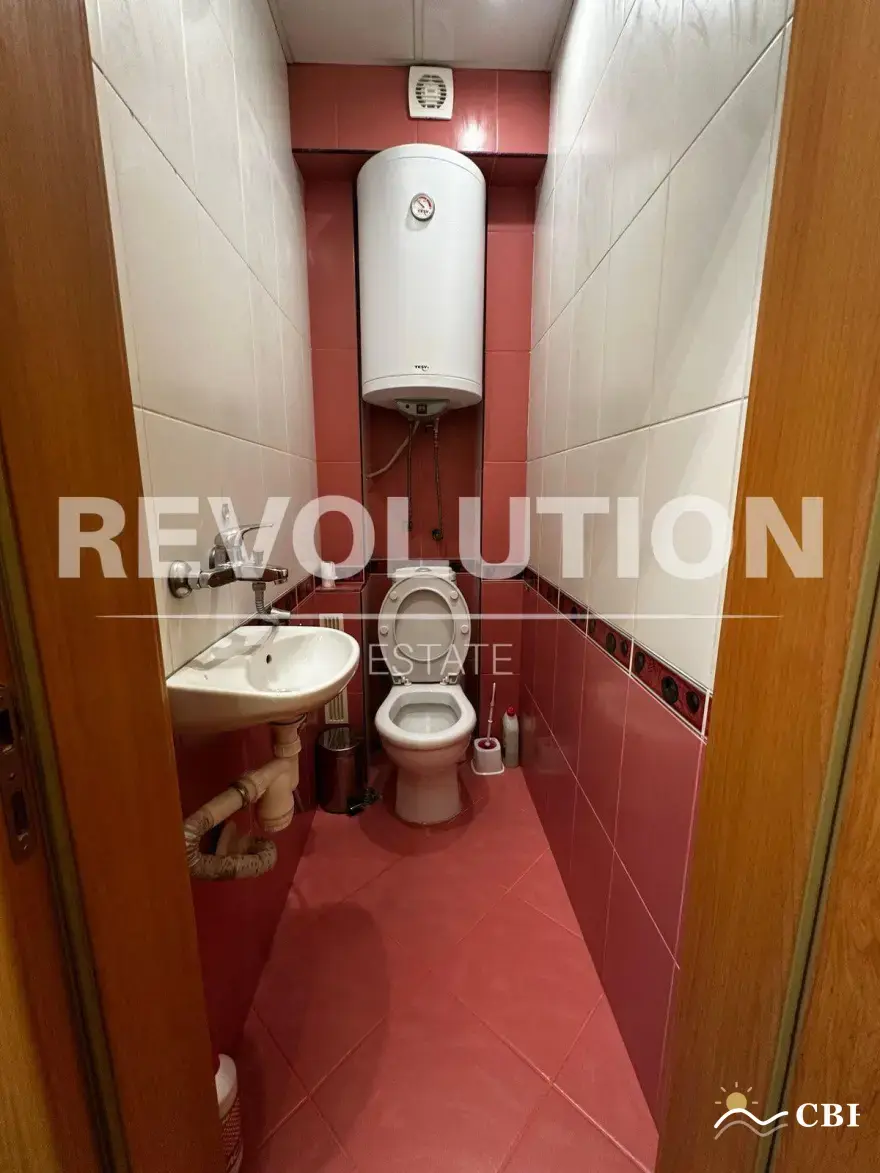 Apartment, 3-room, 80 m², in Varna. Photo 7 of 9. Varna, Black Sea, Bulgaria. Cheap Beach Holiday.
