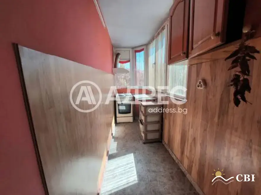 Apartment, 3-room, 100 m², in Burgas. Photo 5 of 8. Burgas, Black Sea, Bulgaria. Cheap Beach Holiday.