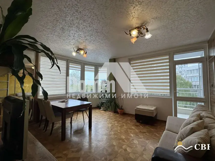 Apartment, 3-room, 120 m², in Burgas. Photo 2 of 13. Burgas, Black Sea, Bulgaria. Cheap Beach Holiday.