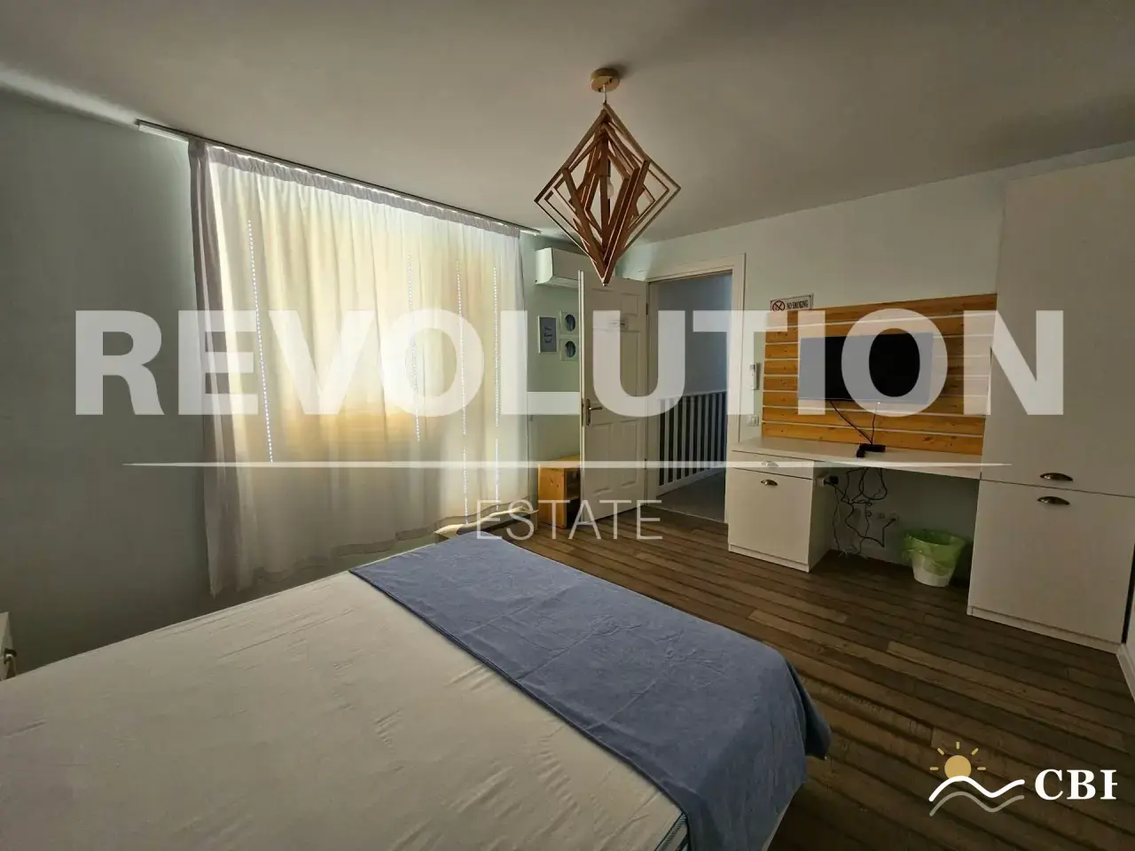 Apartment, 3-room, 105 m², in Izgrev. Photo 8 of 13. Izgrev, Black Sea, Bulgaria. Cheap Beach Holiday.