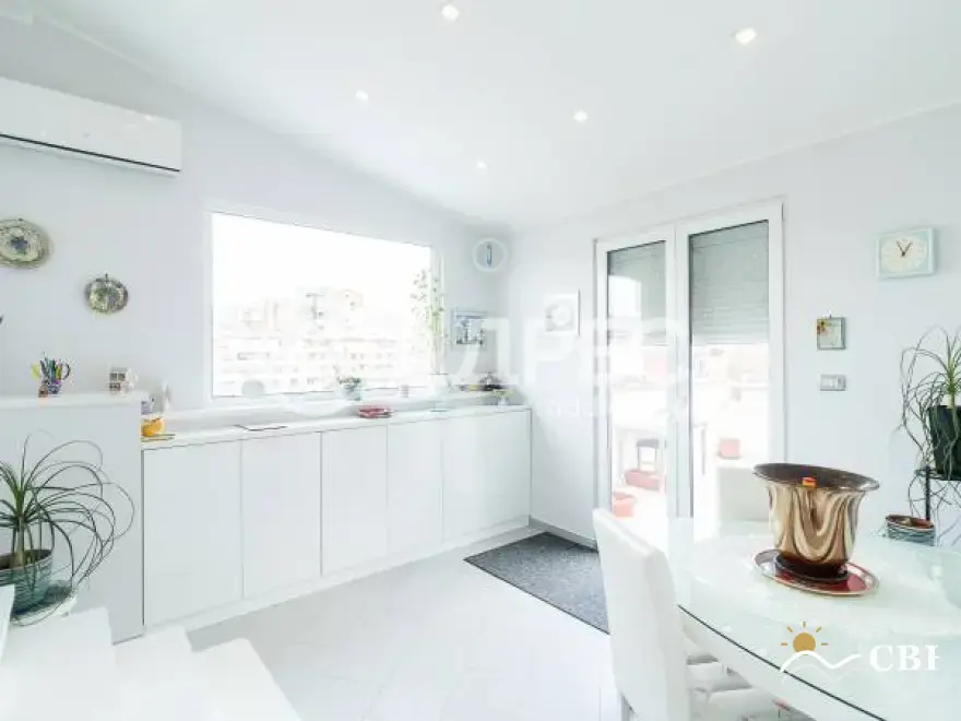 Apartment, 3-room, 144 m², in Varna. Photo 2 of 15. Varna, Black Sea, Bulgaria. Cheap Beach Holiday.