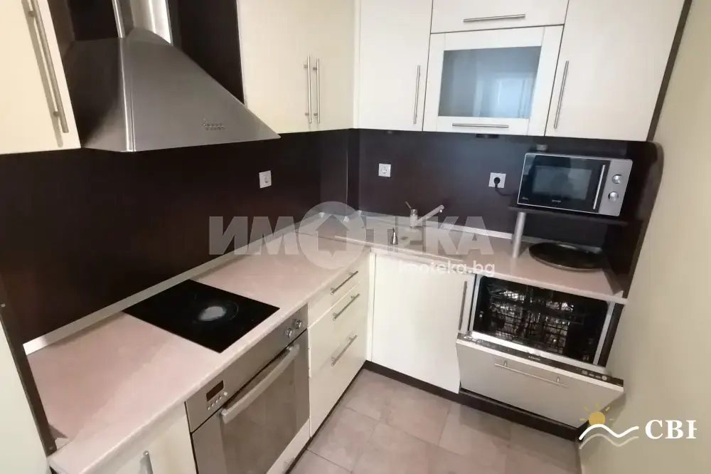 Apartment, 3-room, 90 m², in Varna. Photo 2 of 13. Varna, Black Sea, Bulgaria. Cheap Beach Holiday.