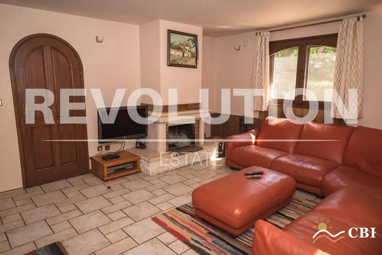 House, 1-room, 300 m², in Varna. Photo 2 of 16. Varna, Black Sea, Bulgaria. Cheap Beach Holiday.