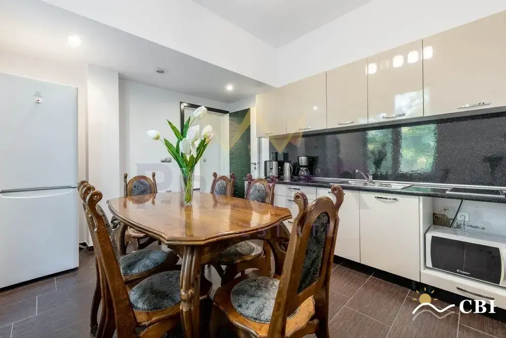 Apartment, 3-room, 110 m², in Varna. Photo 1 of 16. Varna, Black Sea, Bulgaria. Cheap Beach Holiday.
