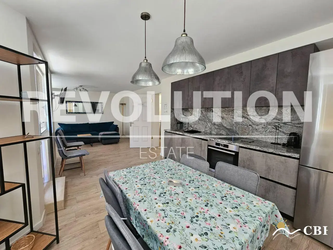 Apartment, 3-room, 105 m², in Izgrev. Photo 1 of 13. Izgrev, Black Sea, Bulgaria. Cheap Beach Holiday.