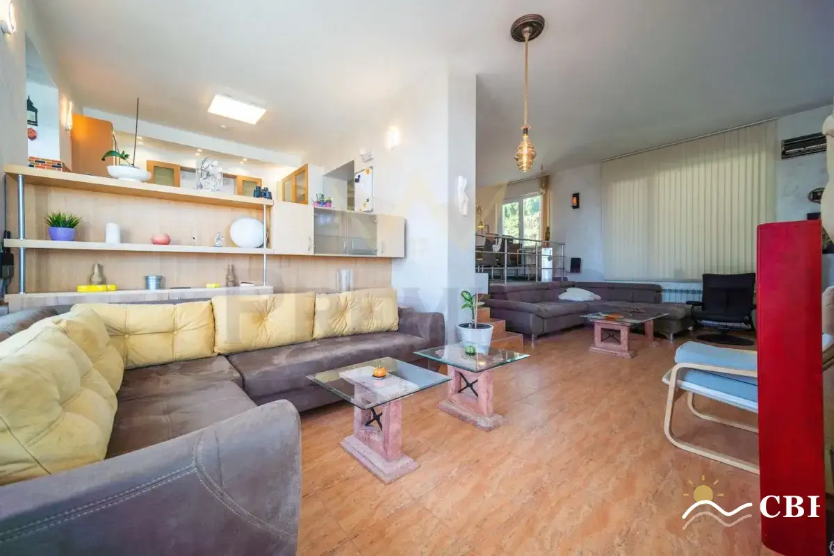 House, 1-room, 380 m², in Balchik. Photo 7 of 16. Balchik, Black Sea, Bulgaria. Cheap Beach Holiday.
