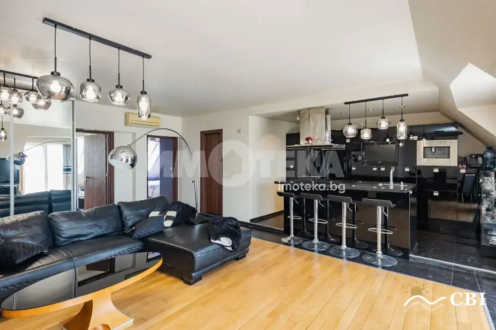 Apartment, 1-room, 135 m², in Varna. Photo 1 of 16. Varna, Black Sea, Bulgaria. Cheap Beach Holiday.