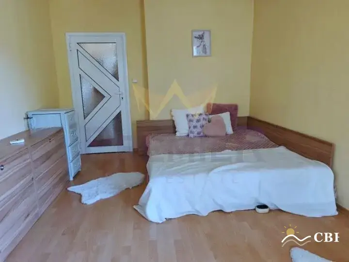 Apartment, 3-room, 80 m², in Varna. Photo 5 of 8. Varna, Black Sea, Bulgaria. Cheap Beach Holiday.