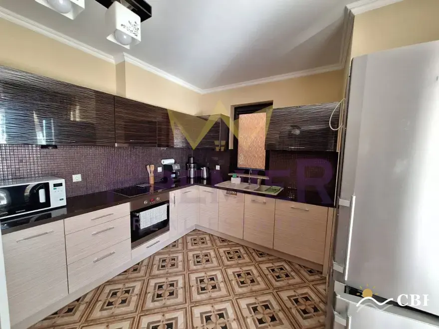 House, 1-room, 280 m², in Sarafovo. Photo 4 of 16. Sarafovo, Black Sea, Bulgaria. Cheap Beach Holiday.
