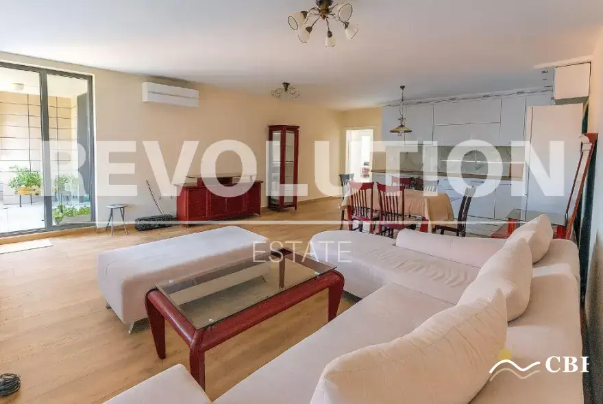 Apartment, 3-room, 160 m², in Varna. Photo 2 of 7. Varna, Black Sea, Bulgaria. Cheap Beach Holiday.