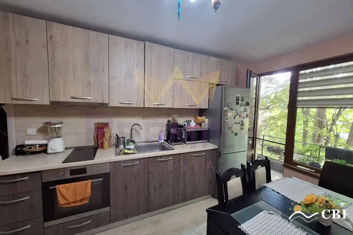 Apartment, 3-room, 75 m², in Burgas. Photo 2 of 13. Burgas, Black Sea, Bulgaria. Cheap Beach Holiday.