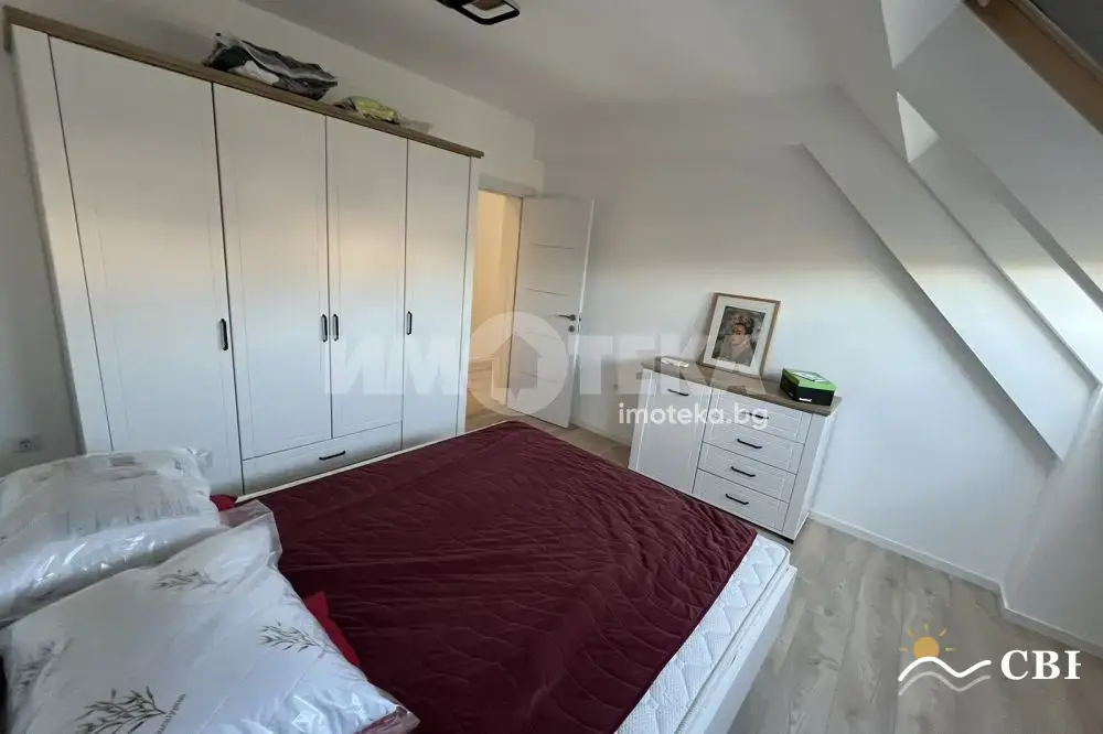 Apartment, 3-room, 150 m², in Izgrev. Photo 5 of 16. Izgrev, Black Sea, Bulgaria. Cheap Beach Holiday.
