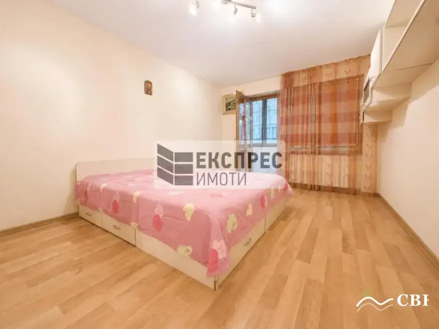 Apartment, 3-room, 85 m², in Varna. Photo 8 of 11. Varna, Black Sea, Bulgaria. Cheap Beach Holiday.