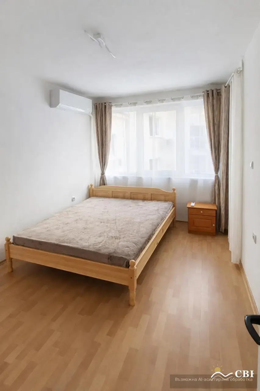 Apartment, 3-room, 82 m², in Izgrev. Photo 5 of 9. Izgrev, Black Sea, Bulgaria. Cheap Beach Holiday.