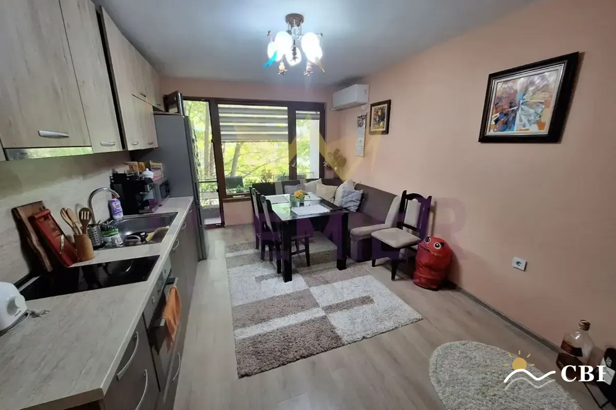 Apartment, 3-room, 75 m², in Burgas. Photo 4 of 13. Burgas, Black Sea, Bulgaria. Cheap Beach Holiday.