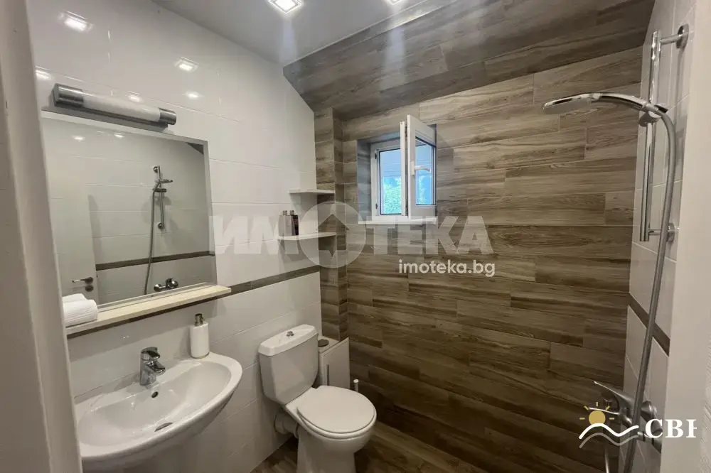Apartment, 3-room, 90 m², in Varna. Photo 8 of 10. Varna, Black Sea, Bulgaria. Cheap Beach Holiday.
