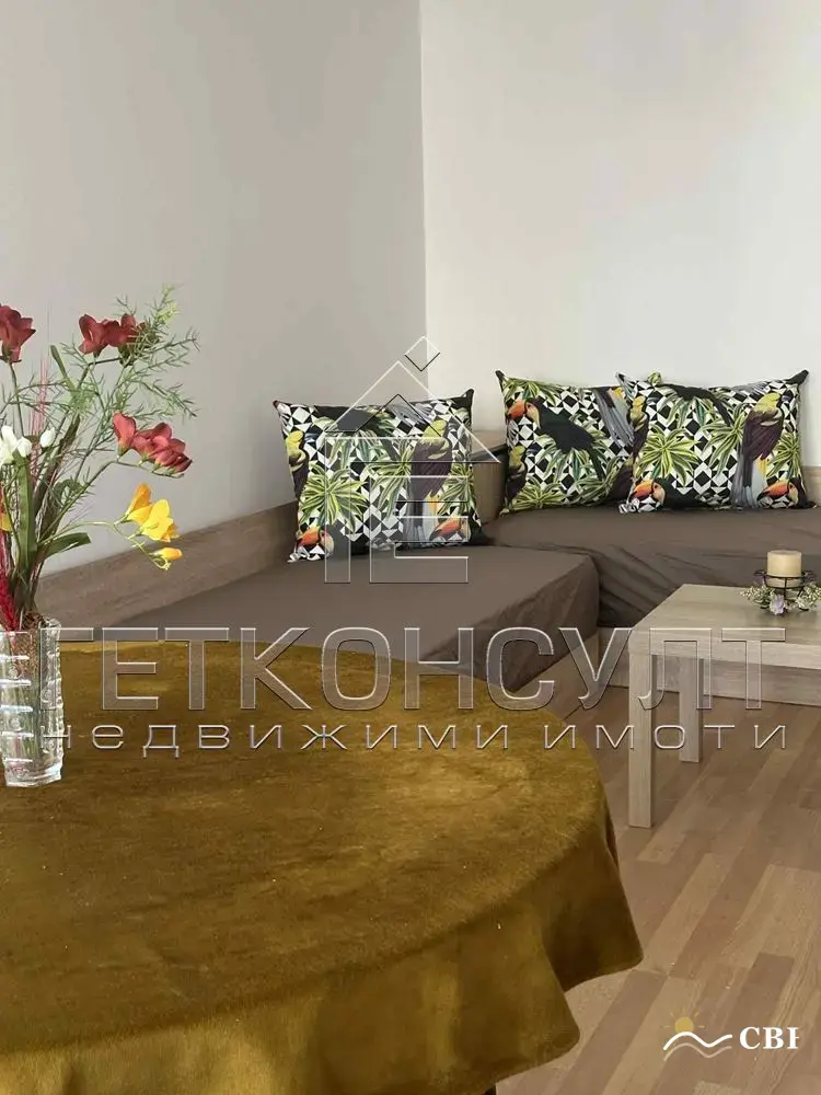Apartment, 1-room, 64.8 m², in Burgas. Photo 5 of 11. Burgas, Black Sea, Bulgaria. Cheap Beach Holiday.