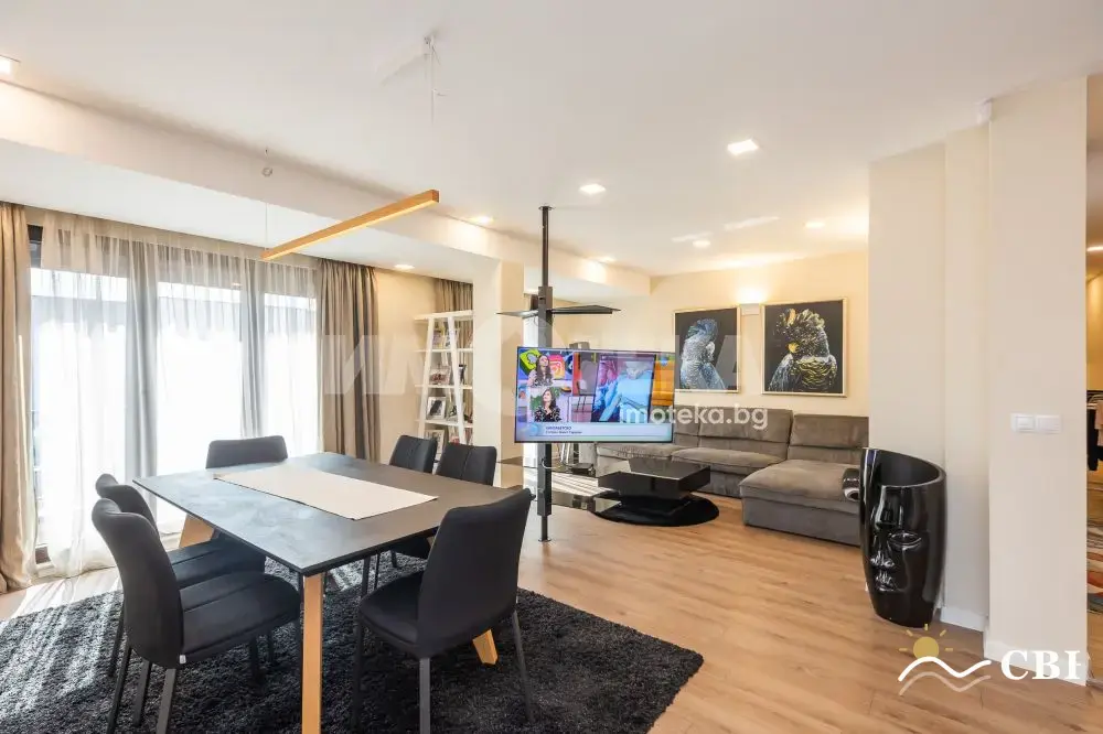 Apartment, 1-room, 233 m², in Varna. Photo 2 of 16. Varna, Black Sea, Bulgaria. Cheap Beach Holiday.