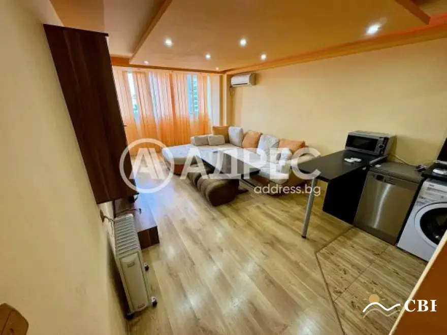 Apartment, 2-room, 55 m², in Burgas. Photo 2 of 9. Burgas, Black Sea, Bulgaria. Cheap Beach Holiday.