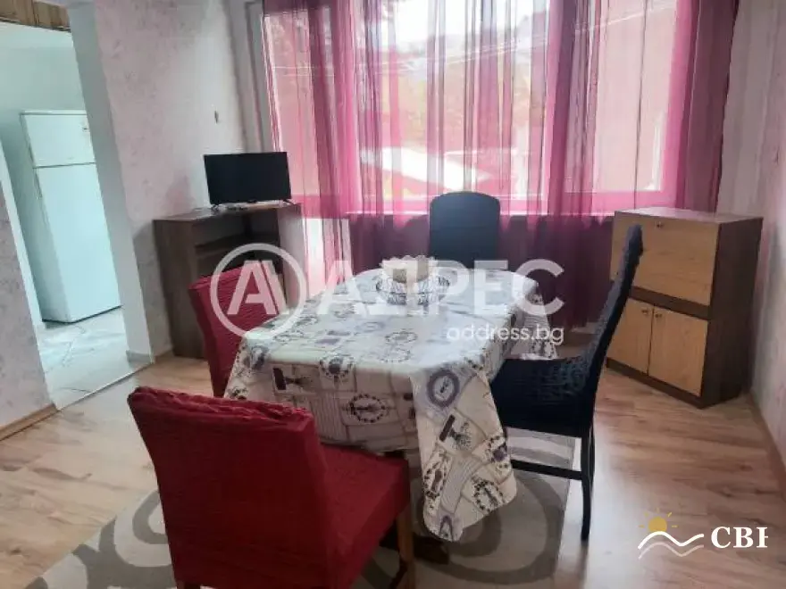 Apartment, 3-room, 90 m², in Burgas. Photo 4 of 11. Burgas, Black Sea, Bulgaria. Cheap Beach Holiday.