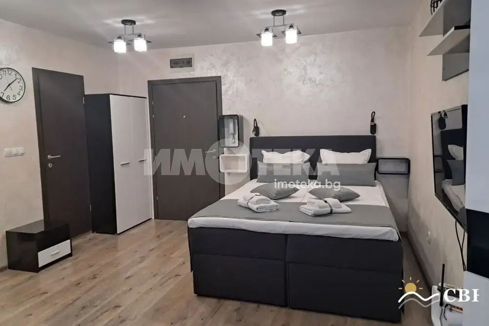 Apartment, 2-room, 55 m², in Burgas. Photo 1 of 11. Burgas, Black Sea, Bulgaria. Cheap Beach Holiday.