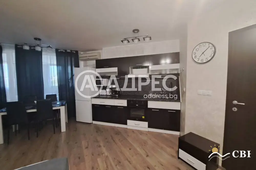 Apartment, 2-room, 55 m², in Burgas. Photo 3 of 11. Burgas, Black Sea, Bulgaria. Cheap Beach Holiday.