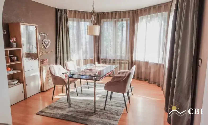 Apartment, 4-room, 200 m², in Varna. Photo 2 of 12. Varna, Black Sea, Bulgaria. Cheap Beach Holiday.