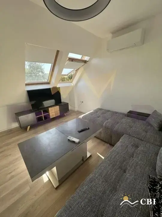 Apartment, 3-room, 115 m², in Izgrev. Photo 1 of 16. Izgrev, Black Sea, Bulgaria. Cheap Beach Holiday.