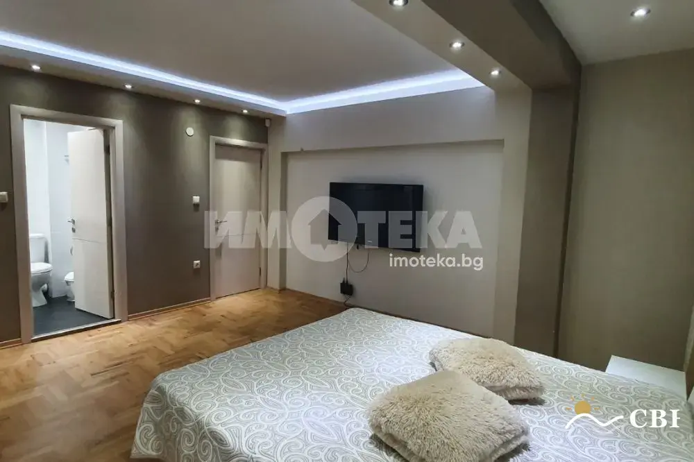 Apartment, 3-room, 120 m², in Burgas. Photo 9 of 14. Burgas, Black Sea, Bulgaria. Cheap Beach Holiday.
