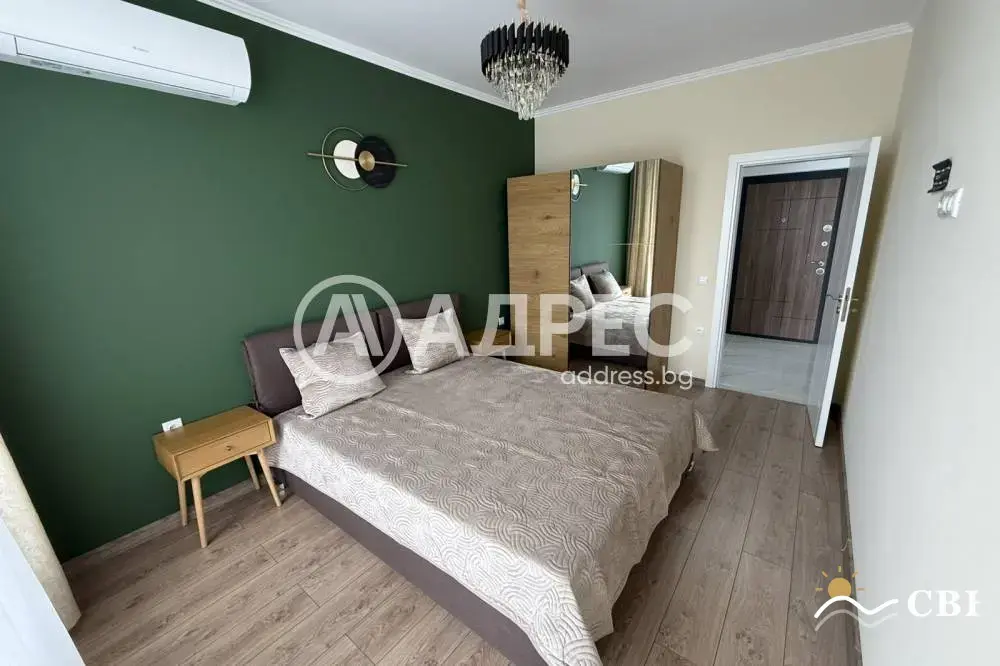 Apartment, 3-room, 100 m², in Burgas. Photo 6 of 10. Burgas, Black Sea, Bulgaria. Cheap Beach Holiday.