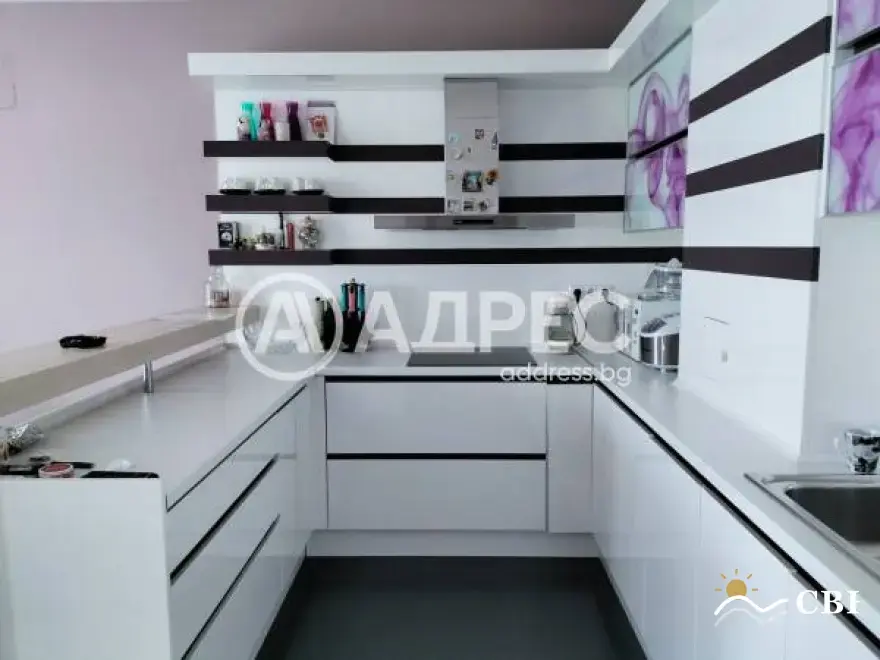 Apartment, 1-room, 250 m², in Burgas. Photo 1 of 15. Burgas, Black Sea, Bulgaria. Cheap Beach Holiday.
