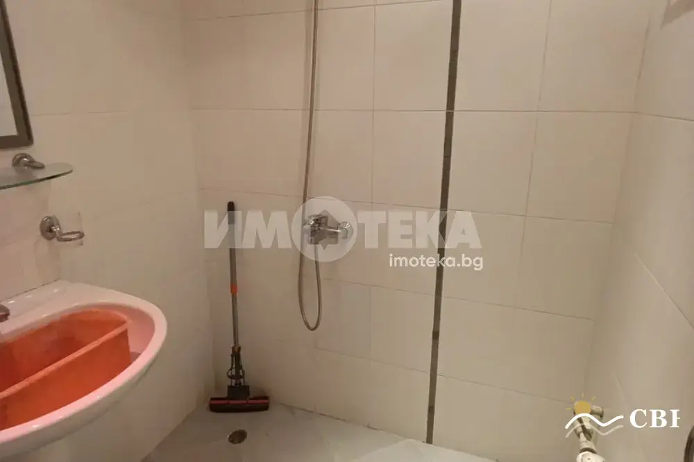 Apartment, 3-room, 70 m², in Varna. Photo 5 of 8. Varna, Black Sea, Bulgaria. Cheap Beach Holiday.