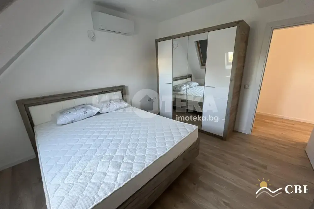 Apartment, 3-room, 150 m², in Izgrev. Photo 7 of 16. Izgrev, Black Sea, Bulgaria. Cheap Beach Holiday.