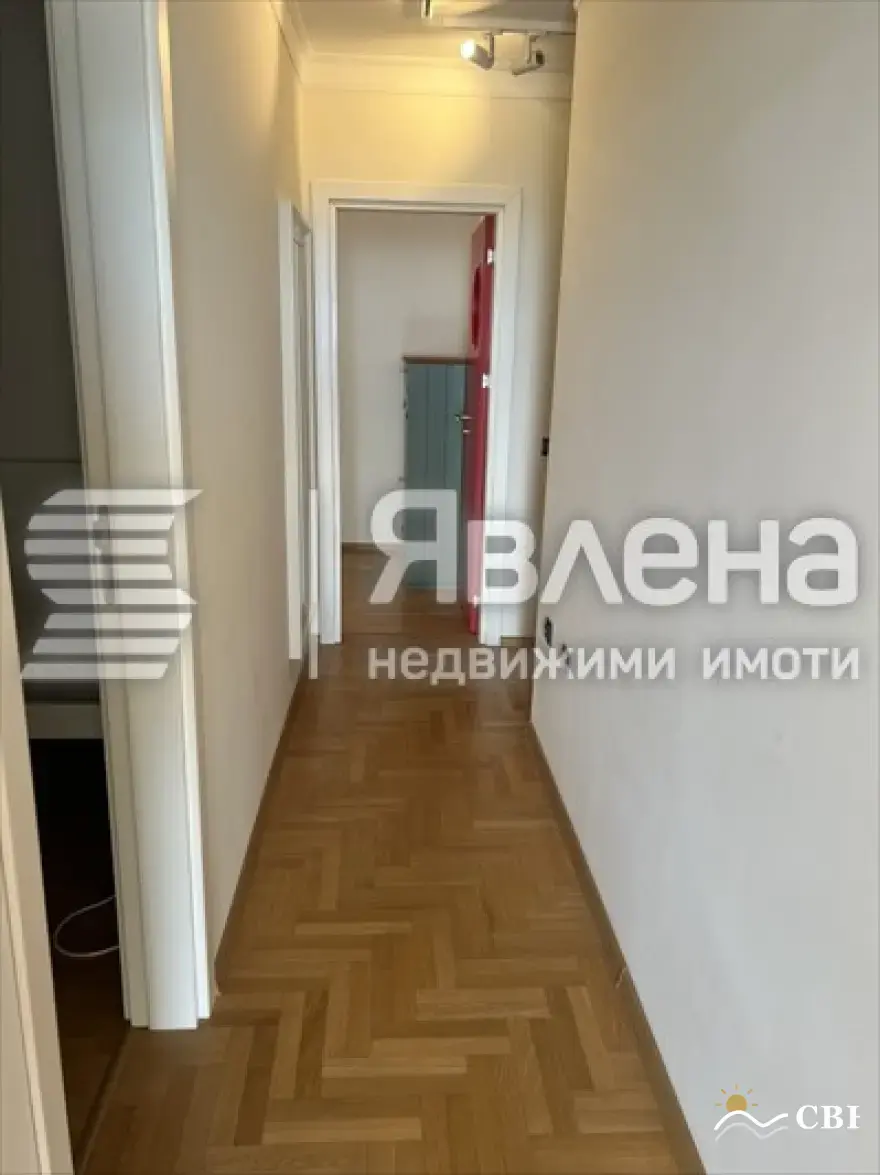 Apartment, 3-room, 104 m², in Varna. Photo 6 of 8. Varna, Black Sea, Bulgaria. Cheap Beach Holiday.