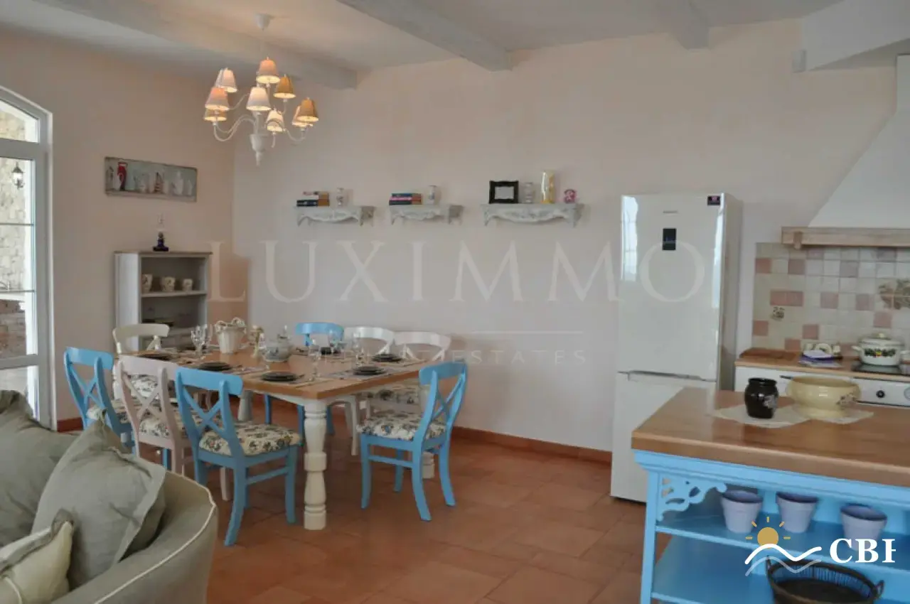House, 1-room, 307 m², in Albena. Photo 8 of 16. Albena, Black Sea, Bulgaria. Cheap Beach Holiday.