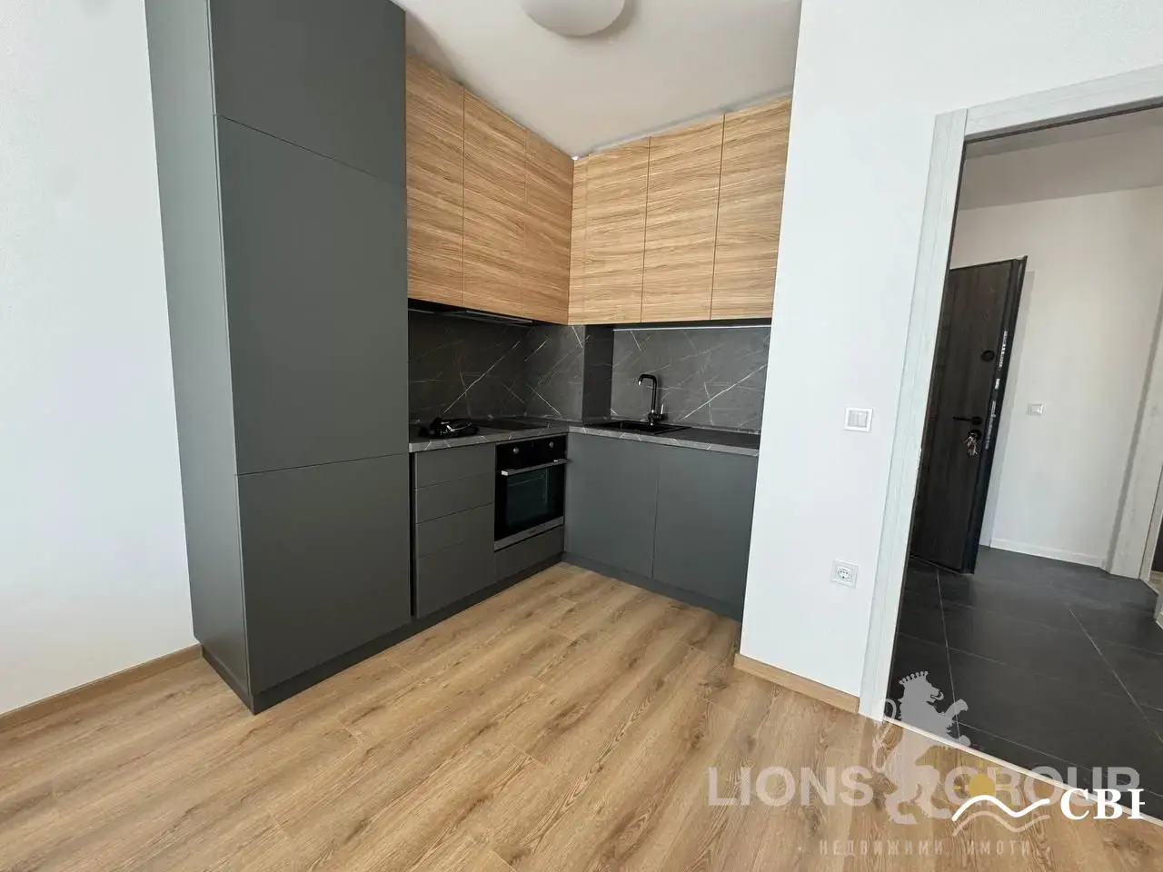 Apartment, 3-room, 86 m², in Varna. Photo 2 of 11. Varna, Black Sea, Bulgaria. Cheap Beach Holiday.