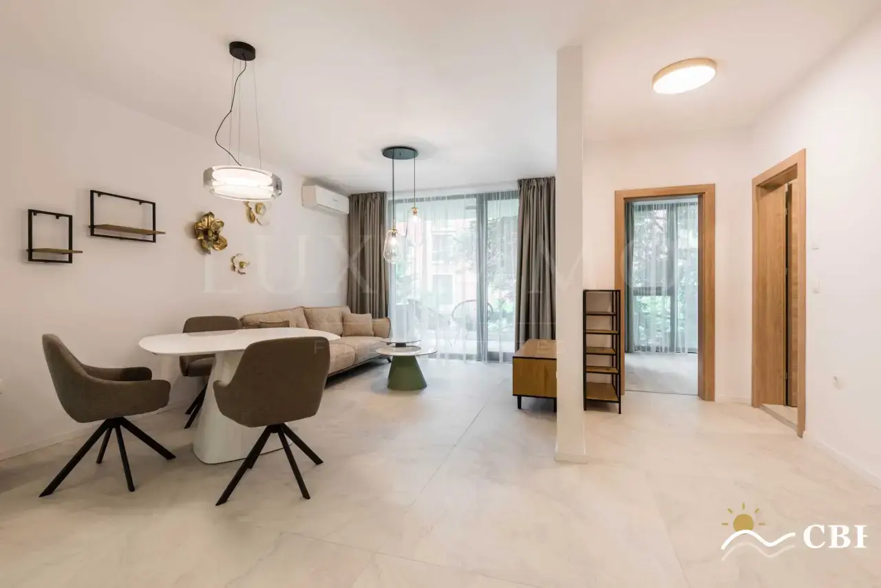 Apartment, 2-room, 78 m², in St. St. Konstantin and Elena. Photo 2 of 16. St. St. Konstantin and Elena, Black Sea, Bulgaria. Cheap Beach Holiday.