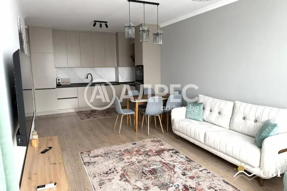Apartment, 3-room, 100 m², in Burgas. Photo 1 of 10. Burgas, Black Sea, Bulgaria. Cheap Beach Holiday.