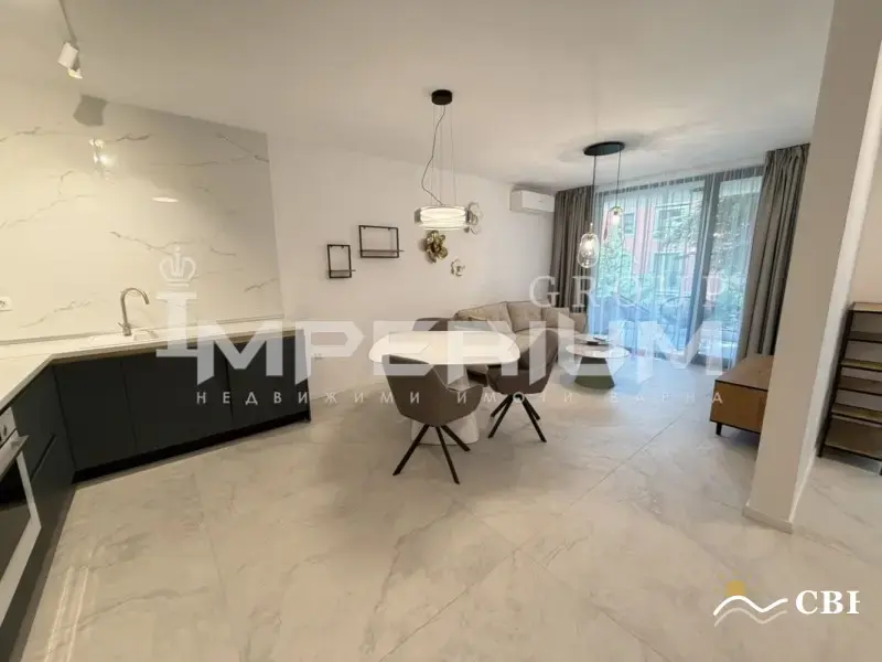 Apartment, 1-room, 7527.1 m², in St. St. Konstantin and Elena. Photo 1 of 10. St. St. Konstantin and Elena, Black Sea, Bulgaria. Cheap Beach Holiday.