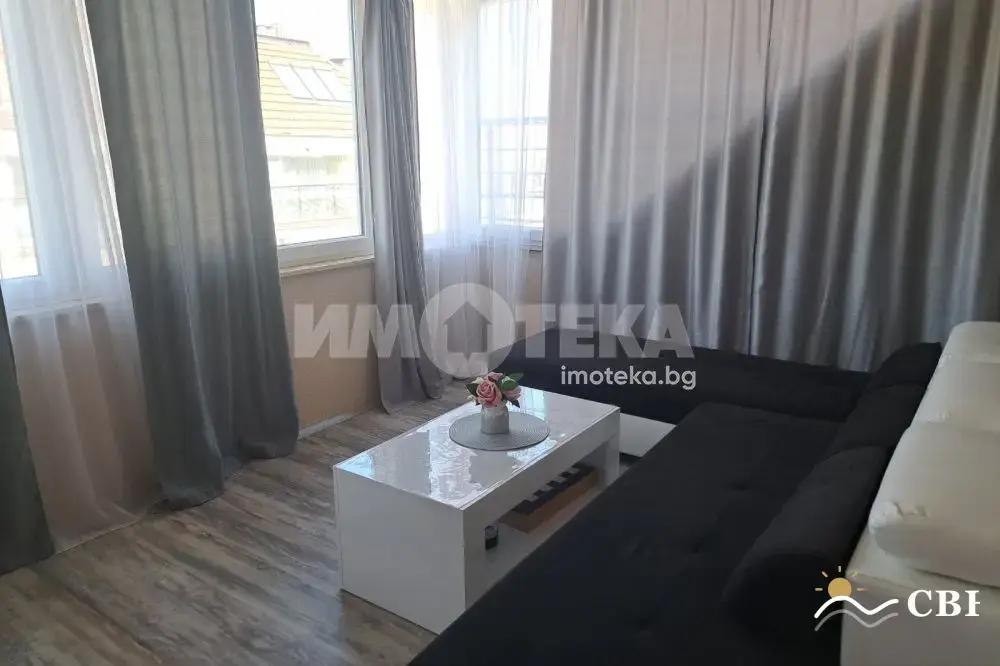 Apartment, 2-room, 55 m², in Burgas. Photo 5 of 11. Burgas, Black Sea, Bulgaria. Cheap Beach Holiday.