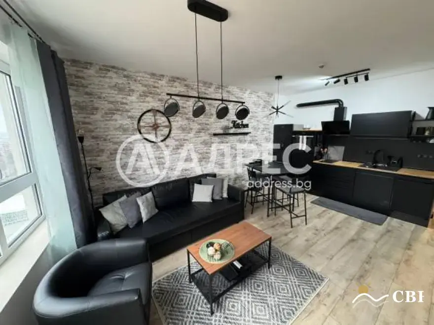 Apartment, 2-room, 75 m², in Burgas. Photo 3 of 14. Burgas, Black Sea, Bulgaria. Cheap Beach Holiday.