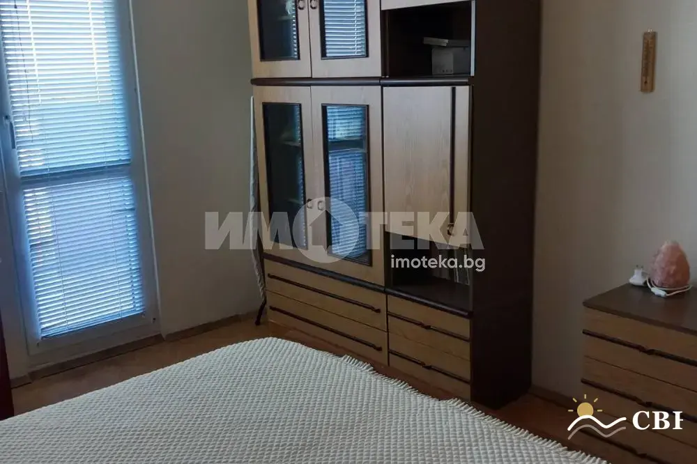 Apartment, 3-room, 95 m², in Burgas. Photo 5 of 14. Burgas, Black Sea, Bulgaria. Cheap Beach Holiday.