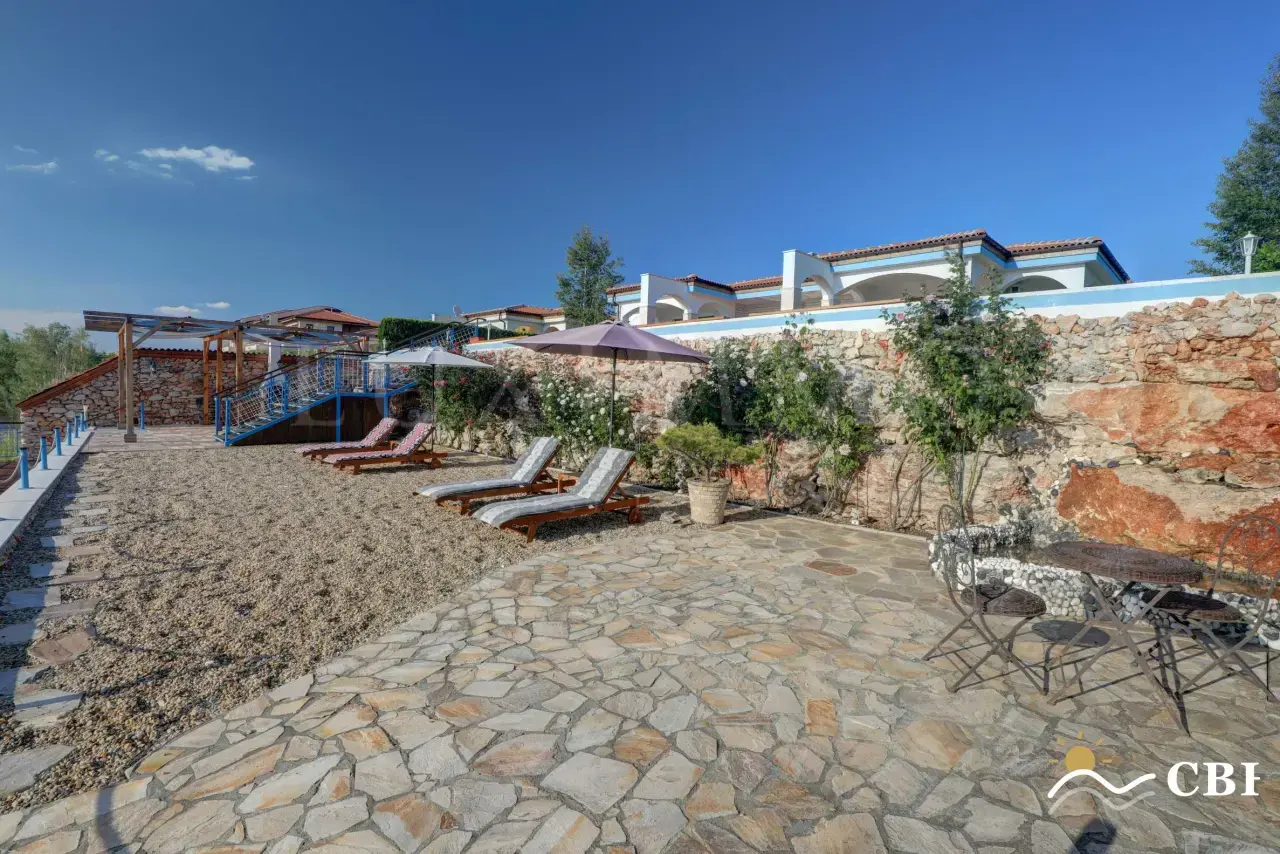 House, 1-room, 180 m², in Balchik. Photo 9 of 16. Balchik, Black Sea, Bulgaria. Cheap Beach Holiday.