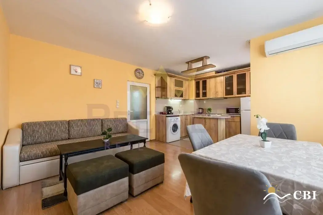 Apartment, 3-room, 86 m², in Varna. Photo 1 of 12. Varna, Black Sea, Bulgaria. Cheap Beach Holiday.