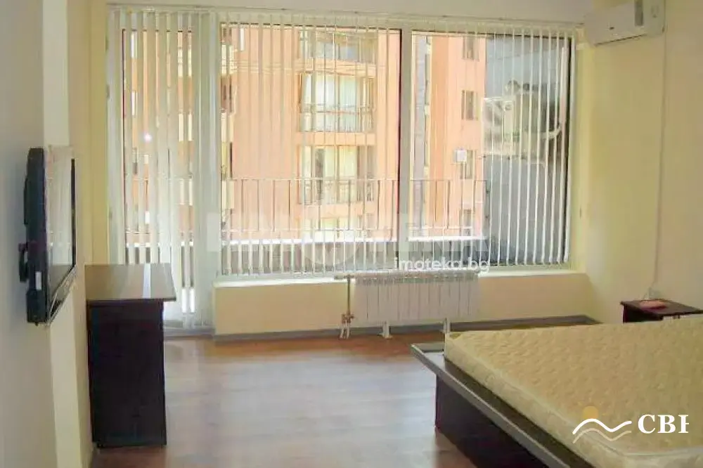 Apartment, 3-room, 140 m², in Burgas. Photo 4 of 8. Burgas, Black Sea, Bulgaria. Cheap Beach Holiday.