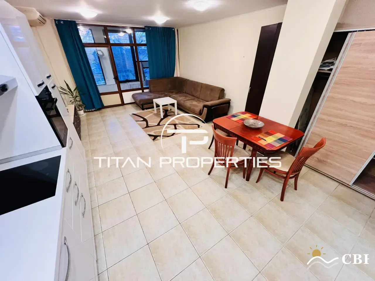 Apartment, 2-room, 85 m², in Burgas. Photo 2 of 8. Burgas, Black Sea, Bulgaria. Cheap Beach Holiday.