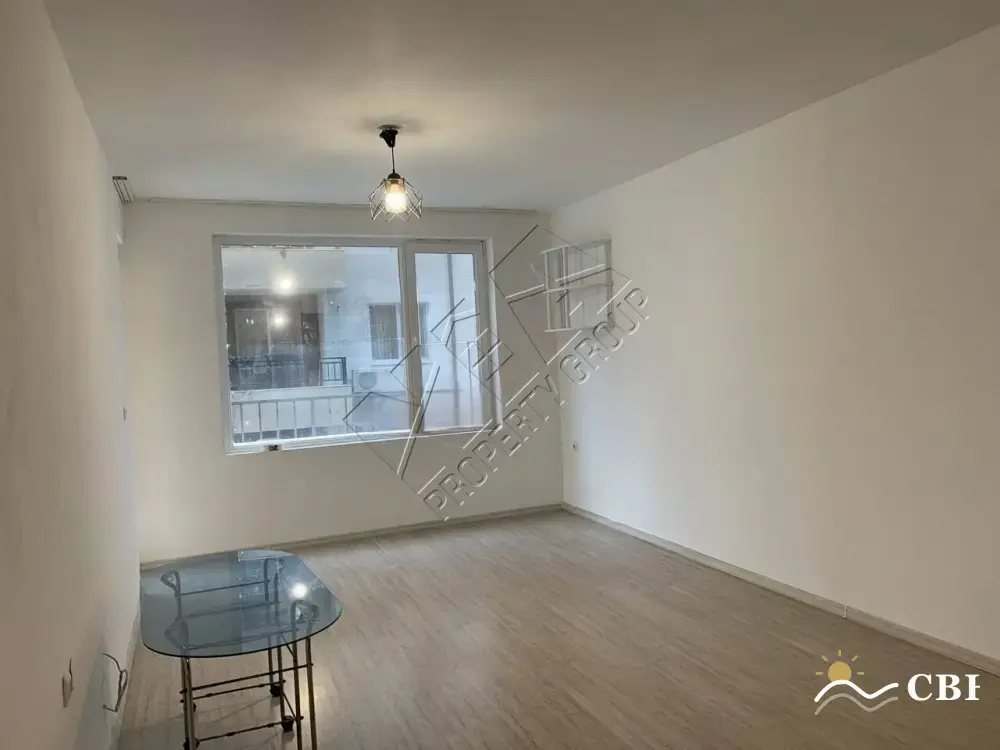 Apartment, 2-room, 65 m², in Burgas. Photo 3 of 12. Burgas, Black Sea, Bulgaria. Cheap Beach Holiday.