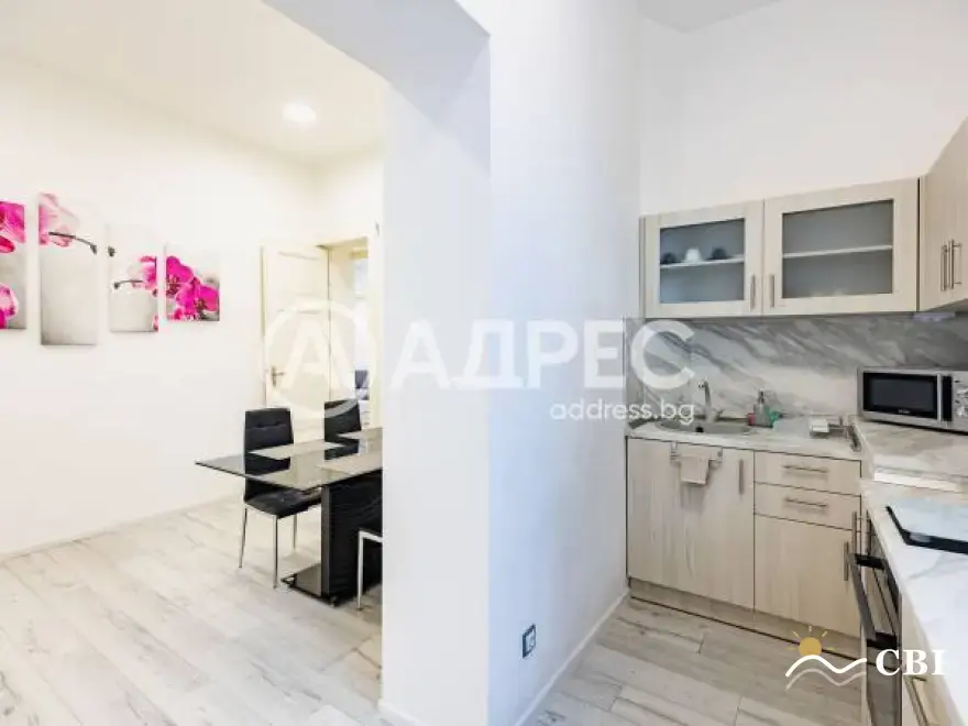 Apartment, 3-room, 90 m², in Varna. Photo 8 of 16. Varna, Black Sea, Bulgaria. Cheap Beach Holiday.