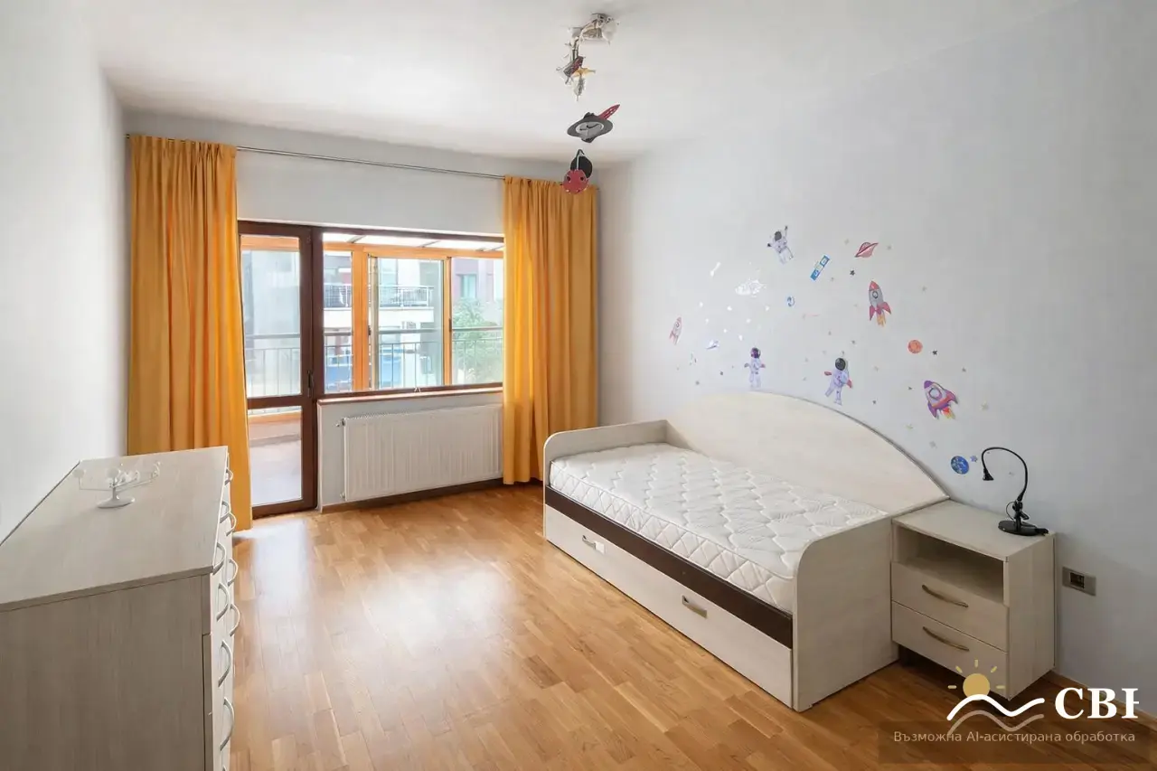 Apartment, 3-room, 123 m², in Burgas. Photo 7 of 9. Burgas, Black Sea, Bulgaria. Cheap Beach Holiday.