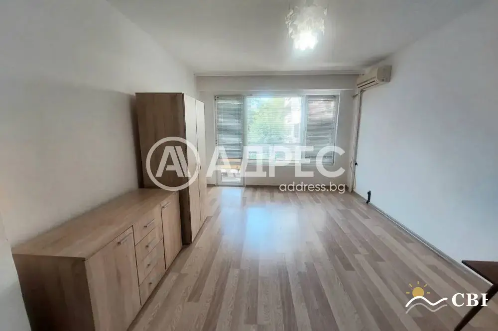 Apartment, 2-room, 70 m², in Burgas. Photo 1 of 7. Burgas, Black Sea, Bulgaria. Cheap Beach Holiday.